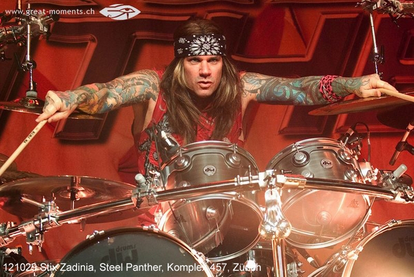 121029_VHZ027_SteelPanther_DSC_0103.jpg